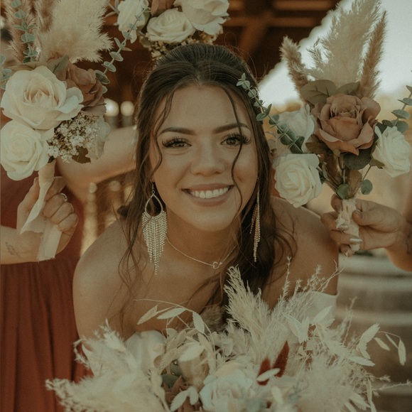 Meet your Posher, Alyssa - Picture 1 of 1